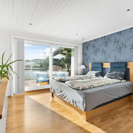 Penthouse Leilighet 200 Kvm Vakker Sjoutsikt.