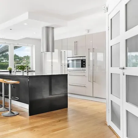 Penthouse Leilighet 200 Kvm Vakker Sjoutsikt. Apartment Bergen