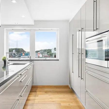 Penthouse Leilighet 200 Kvm Vakker Sjoutsikt. * Bergen