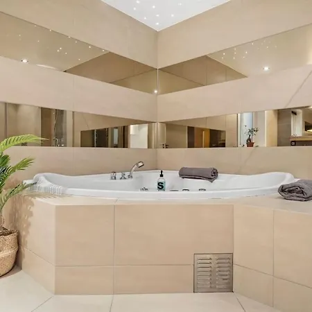 Penthouse Leilighet 200 Kvm Vakker Sjoutsikt. Apartment *